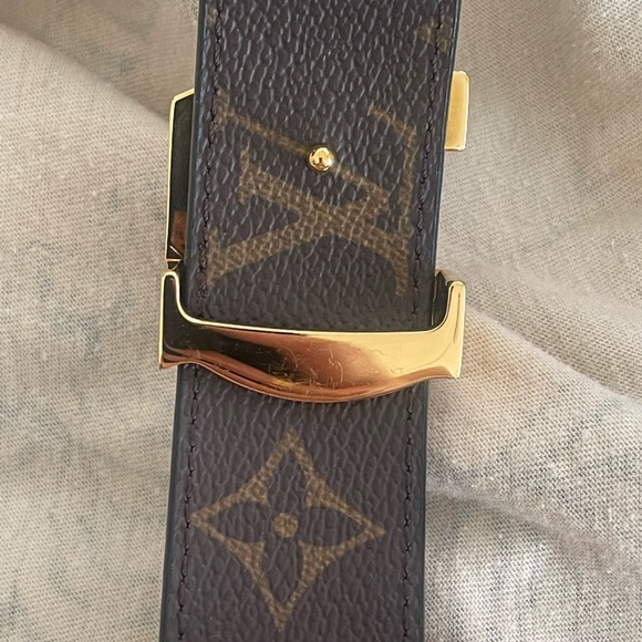 SOLD! Loui Vuitton Reversible Belt Size 75 - Picture 7 of 8